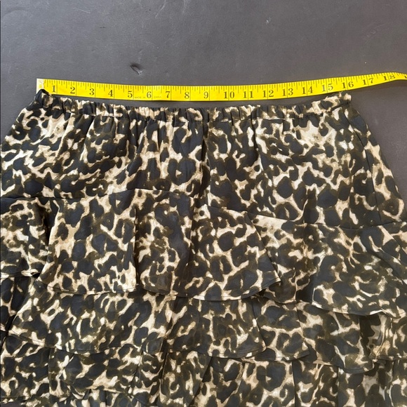 Converse Leopard Print Tiered Ruffle Skirt - Picture 13 of 16